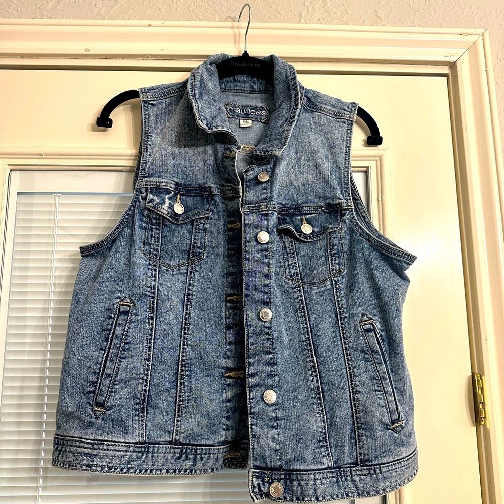 Maurice’s Jean vest size X-Large